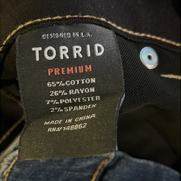 BNWT Torrid Bombshell Skinny Jeans 12R - Picture 8 of 11